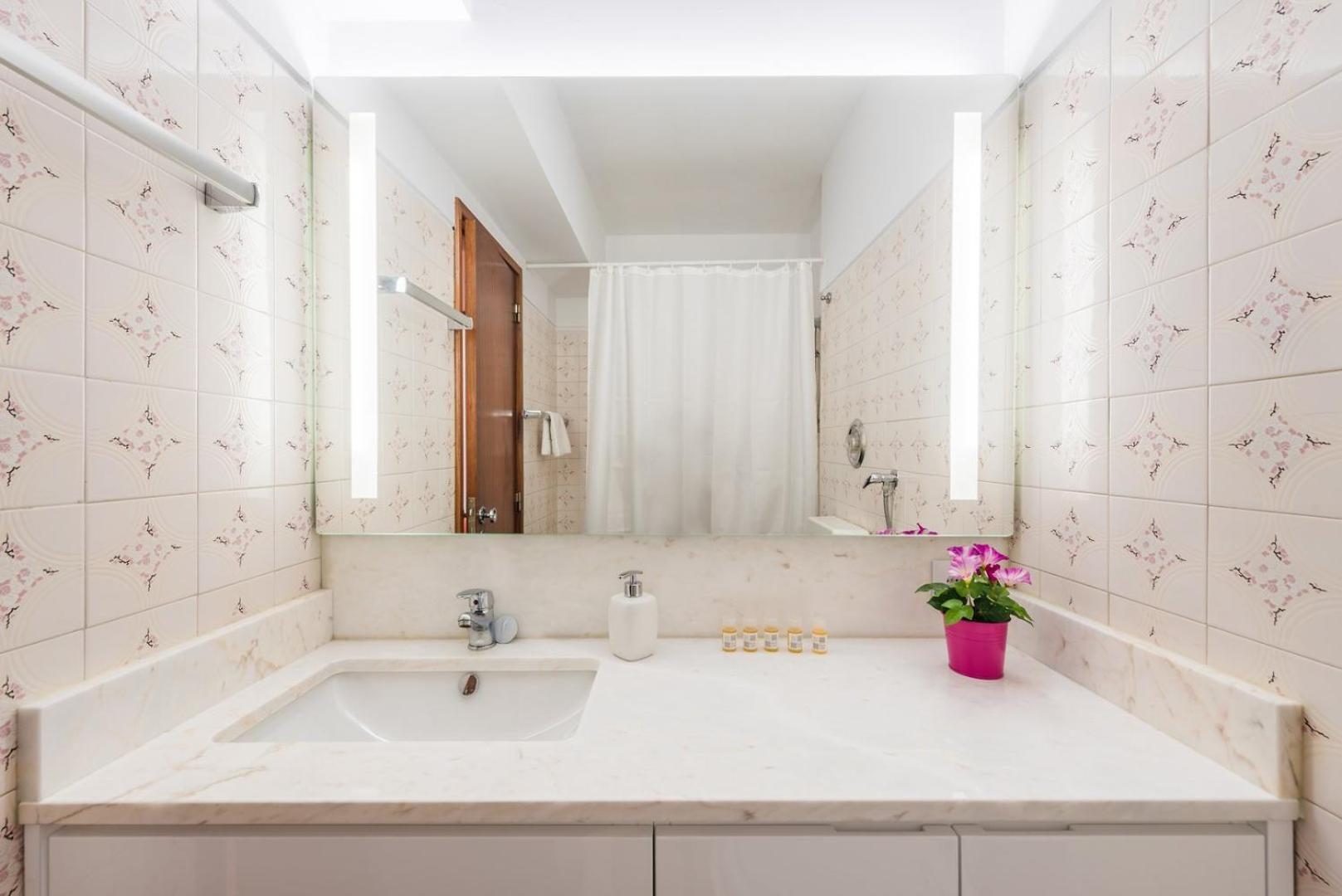Guestready - Eclectic Haven In The Heart Of Porto Apartment Bagian luar foto